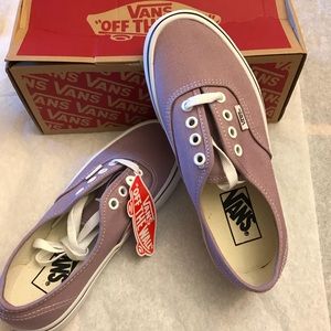 NWB. VANS. “OFF THE WALL”  WOMEN’S. 5.5